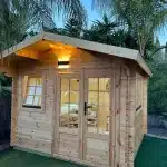 מחסן עץ אירופאי 3-3 עובי 34 מ”מ משמש כקליניקה בבית לקוח