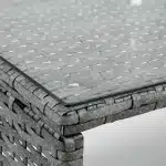 תקריב-על-השולחן